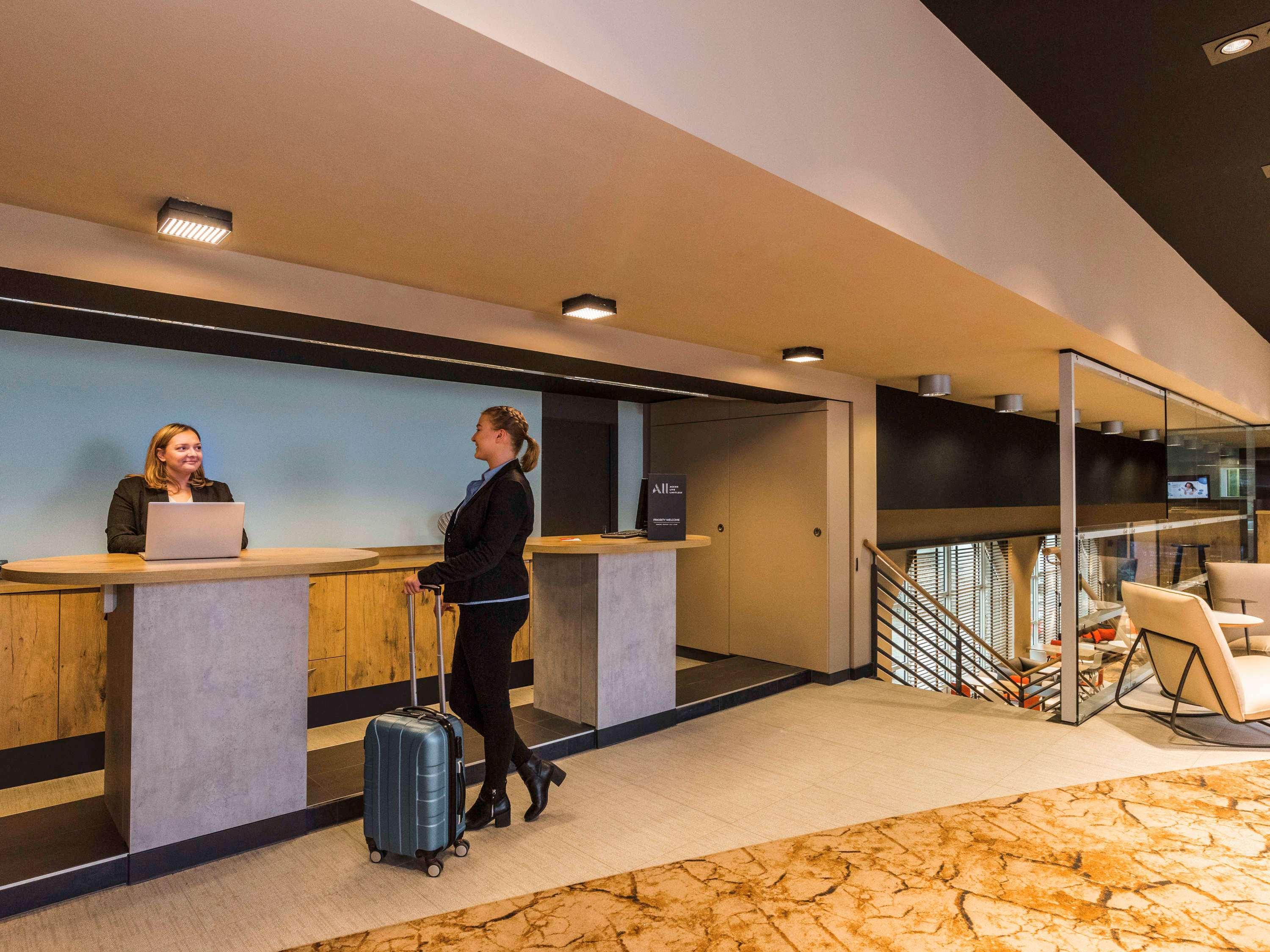 Hotel Ibis Heidelberg Hauptbahnhof Exterior foto