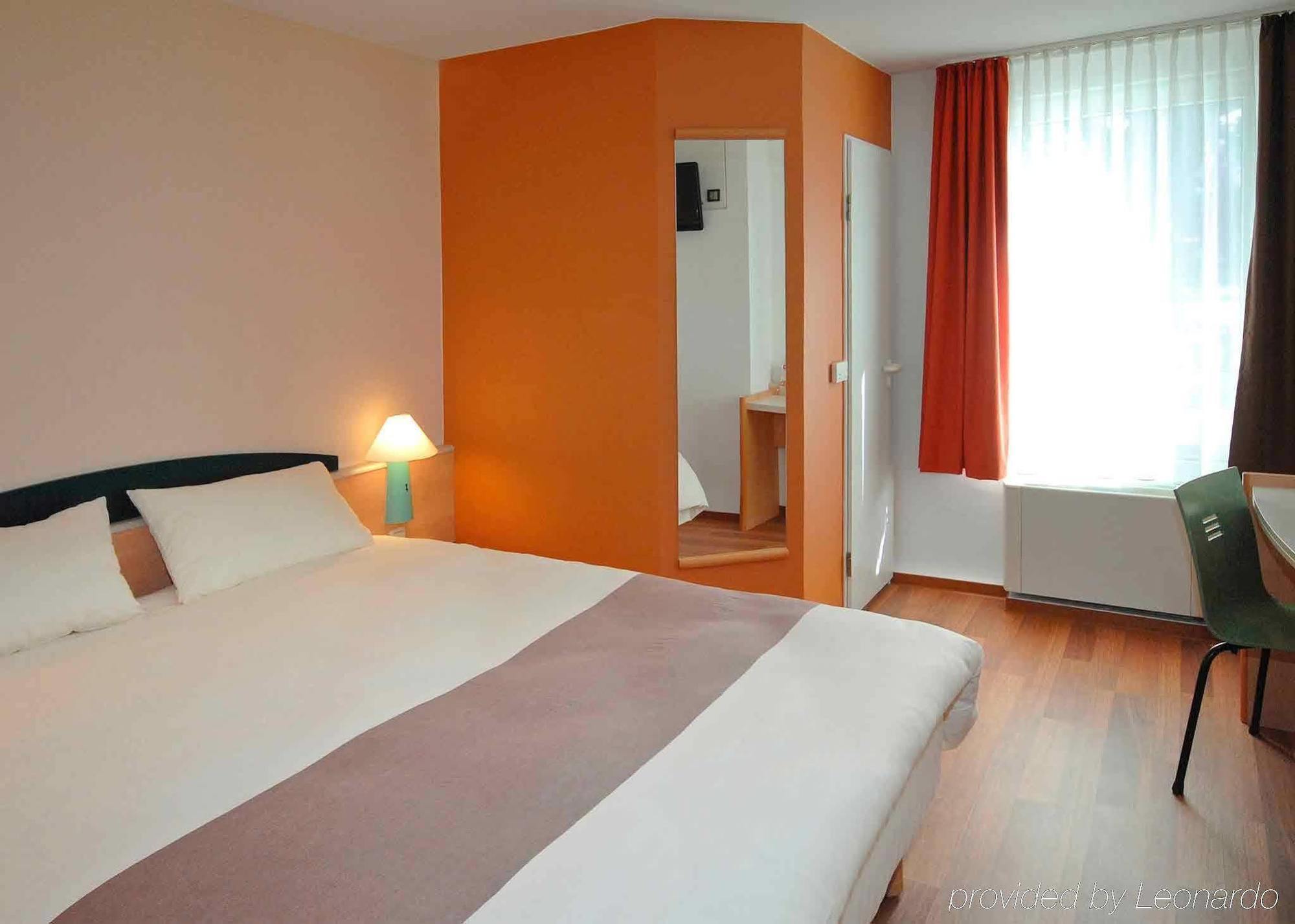 Hotel Ibis Heidelberg Hauptbahnhof Exterior foto